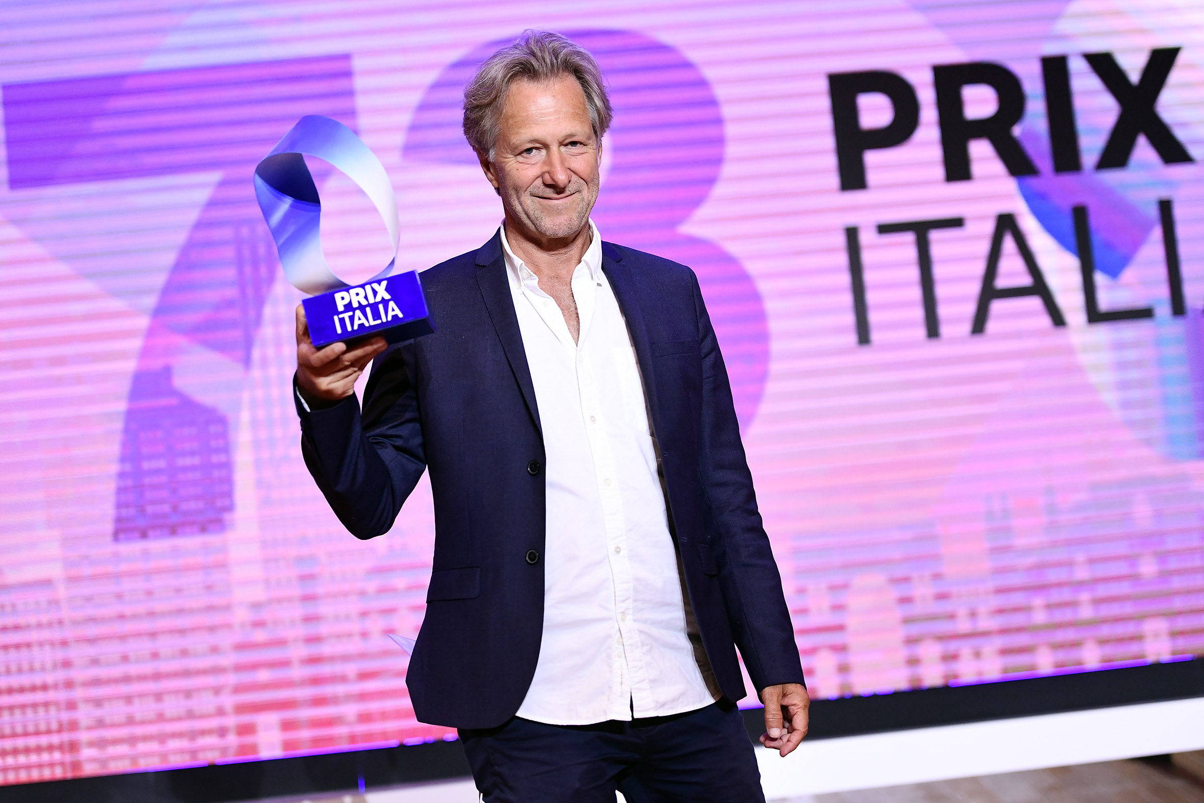 Fredrik Gertten with the SIGNIS Award for Push